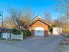 Garage und Pkw-Stellplätze